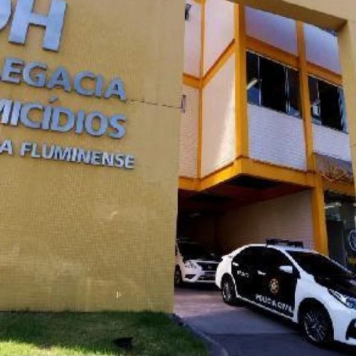 Polícia Civil investiga assassinato de três jovens em Duque de Caxias